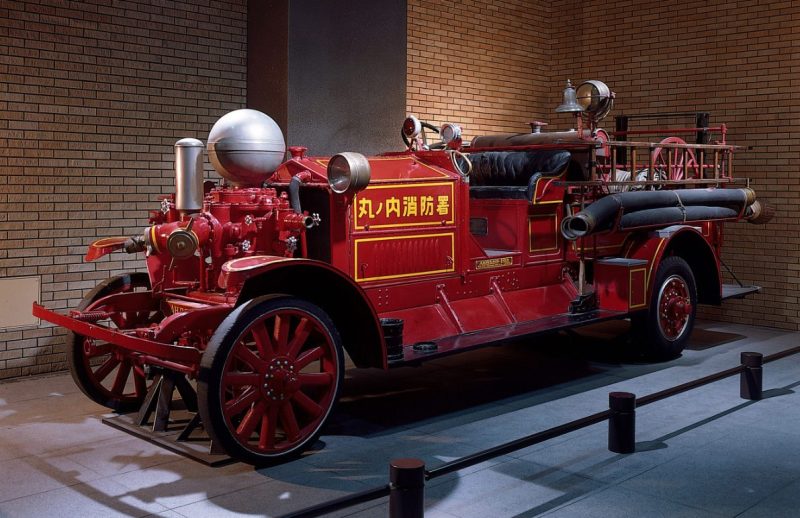 博物館に展示されている消防車の写真