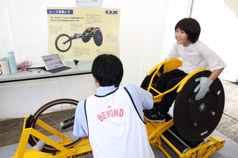 レース用車いすを体験