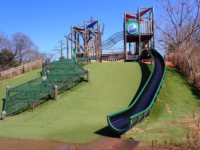 桜ヶ丘公園にある大きなすべり台